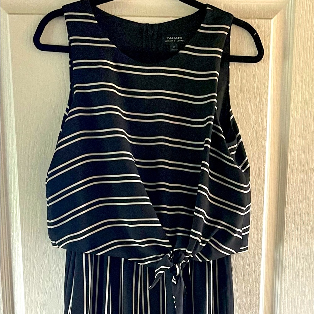 TAHARI STUNNING Sz 10 🍒NWOTS🍒NAVY & WHITE DRESS JUMPSUIT W TOP KNOT DETA…